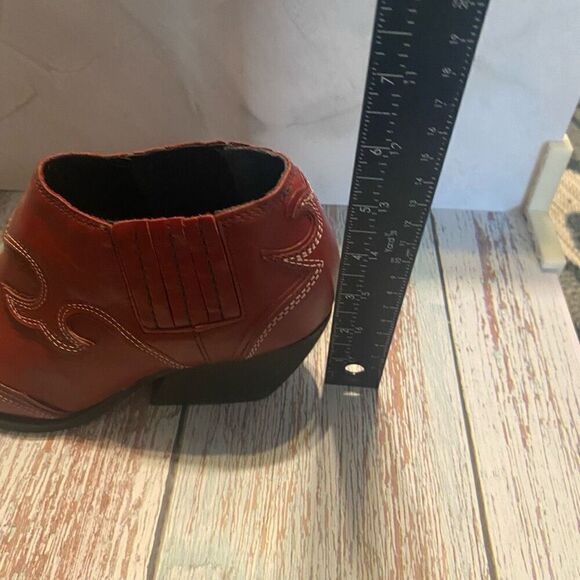 STEVE MADDEN Women’s Red Leather Western Booties Size 6M New No Box SEE DESCRIPT - Picture 4 of 10